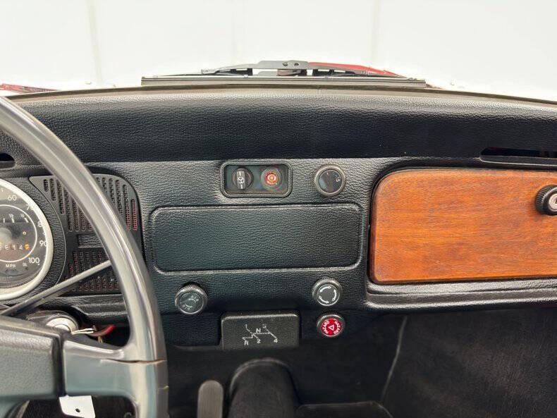 1972 Volkswagen Super Beetle