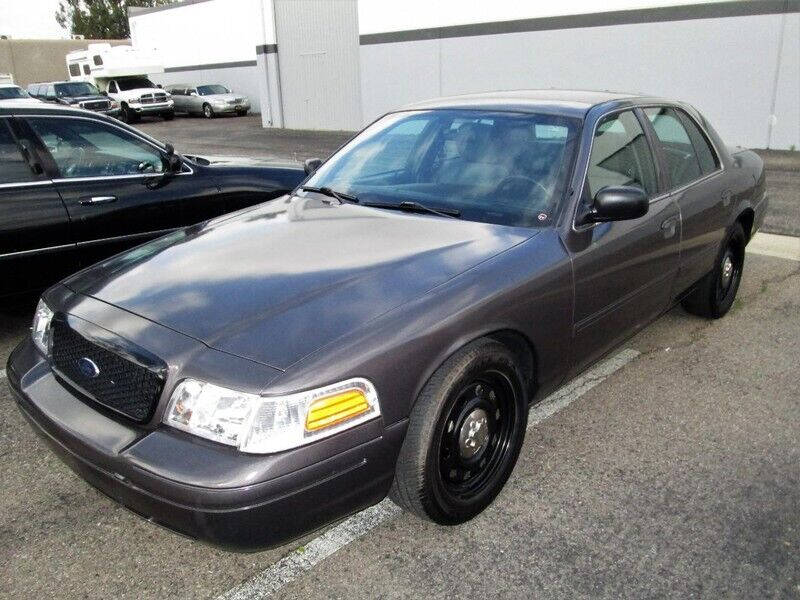 2011 Ford Crown Victoria Police photo 3