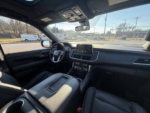 2022 GMC Yukon XL SLT