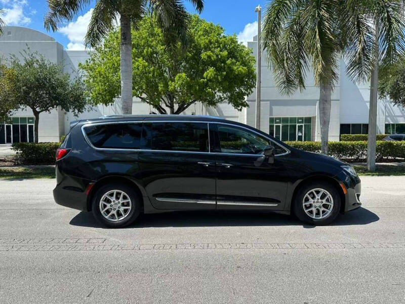 2020 Chrysler Pacifica Touring L