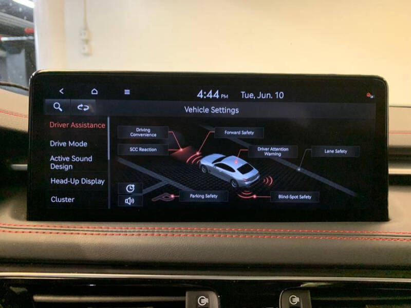 2022 Genesis G70