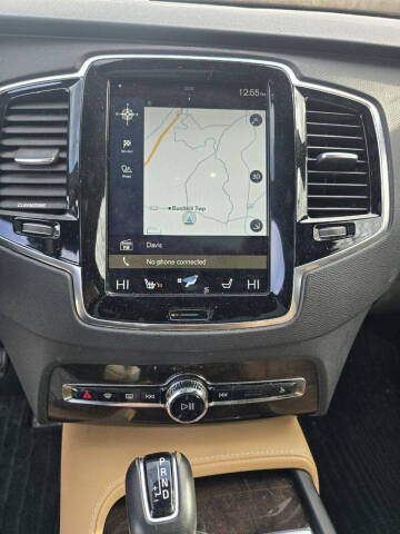 2016 Volvo XC90 T6 Momentum