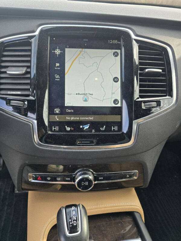 2016 Volvo XC90 T6 Momentum