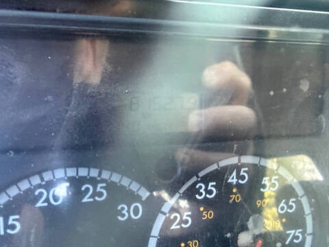 2004 Freightliner FL80