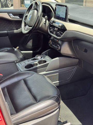 2020 Ford Escape SEL