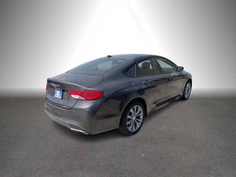 2015 Chrysler 200 S