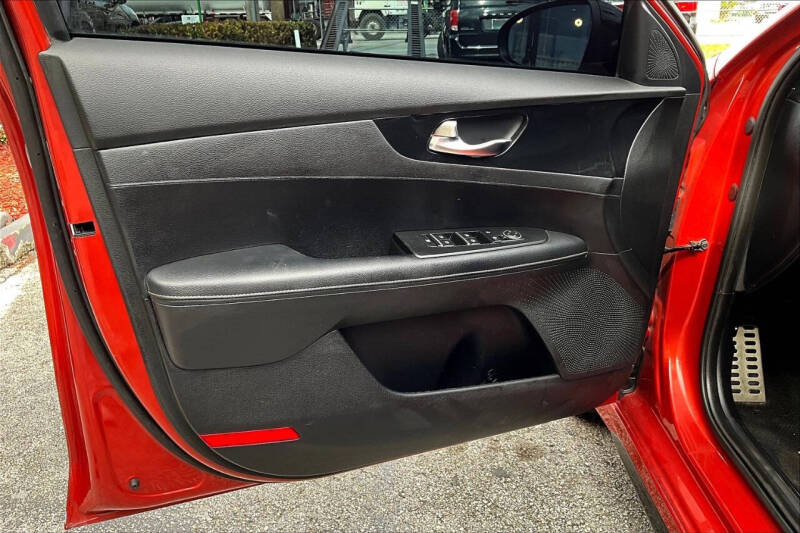 2023 Kia Forte GT-Line