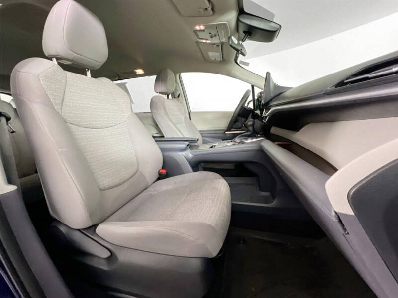 2022 Toyota Sienna LE 8-Passenger