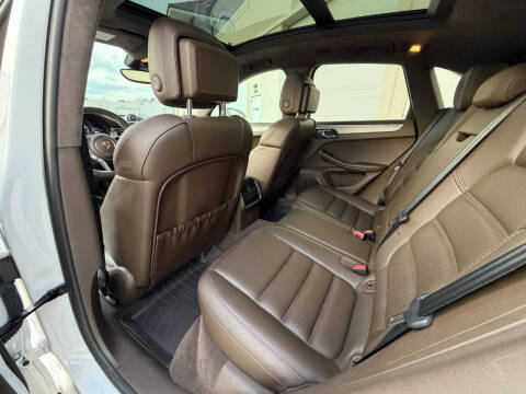 2016 Porsche Macan Turbo