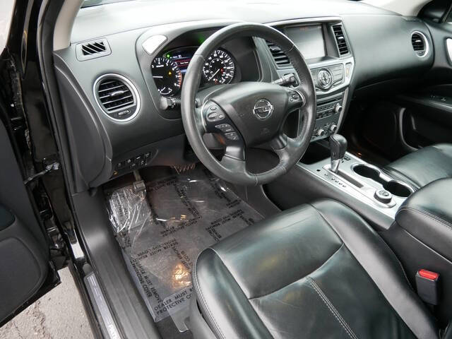 2017 Nissan Pathfinder SL