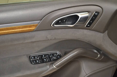 2016 Porsche Cayenne GTS