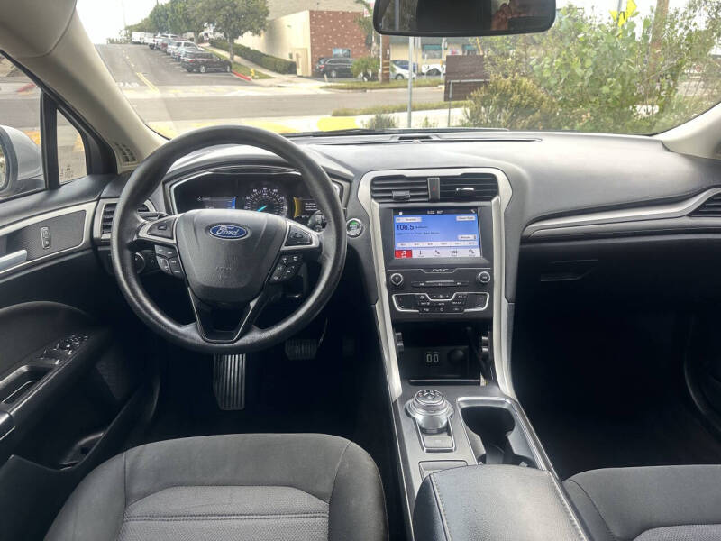 2019 Ford Fusion SE