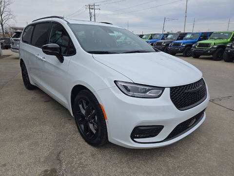 2026 Chrysler Pacifica Select