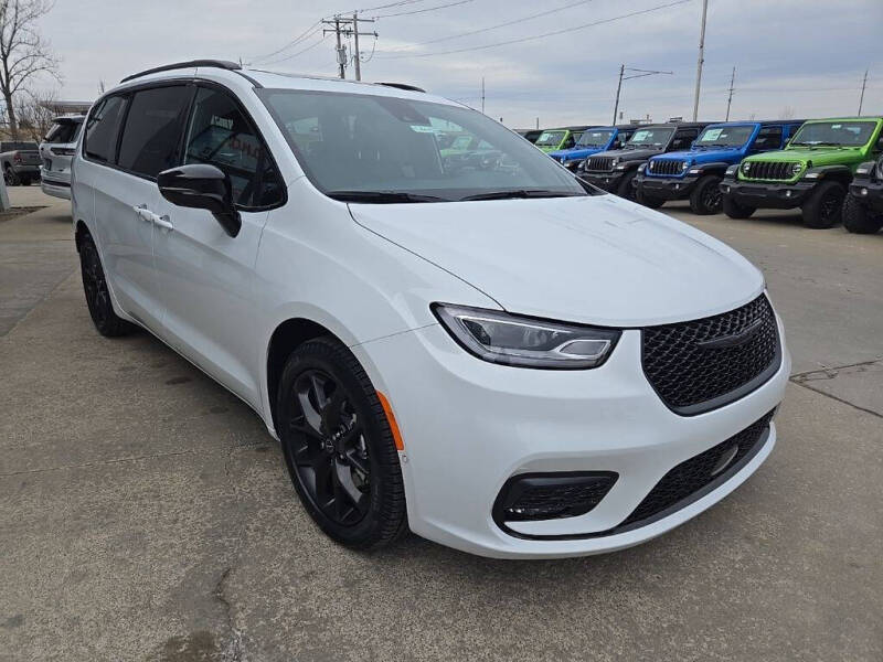 2026 Chrysler Pacifica Select