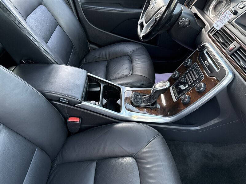 2013 Volvo XC70 T6 Premier Plus