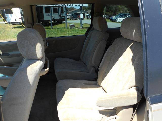 2003 Mazda MPV