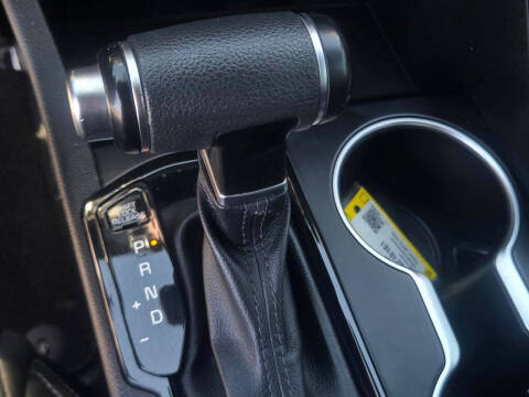 2023 Kia K5
