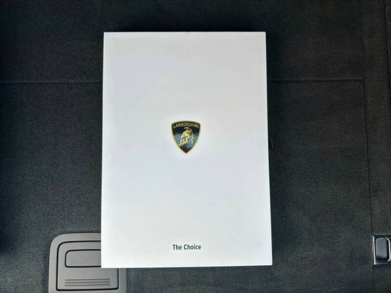 2024 Lamborghini Urus S