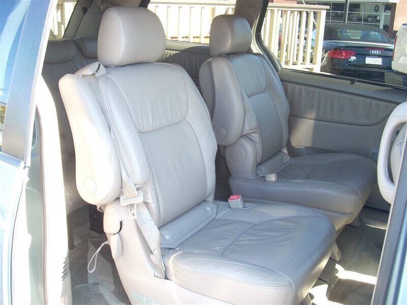 2005 Toyota Sienna XLE 7 Passenger
