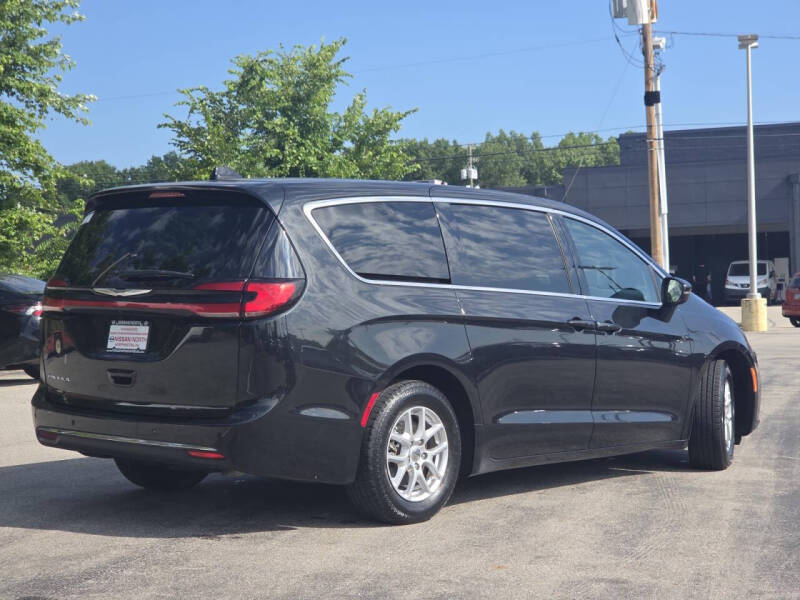 2023 Chrysler Pacifica Touring L