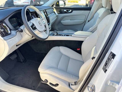 2025 Volvo XC60 T8 Plus Dark Theme