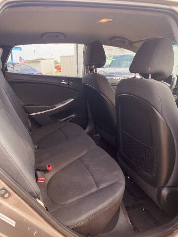 2012 Hyundai Accent SE