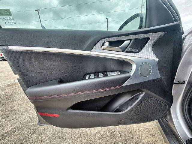 2023 Genesis G70