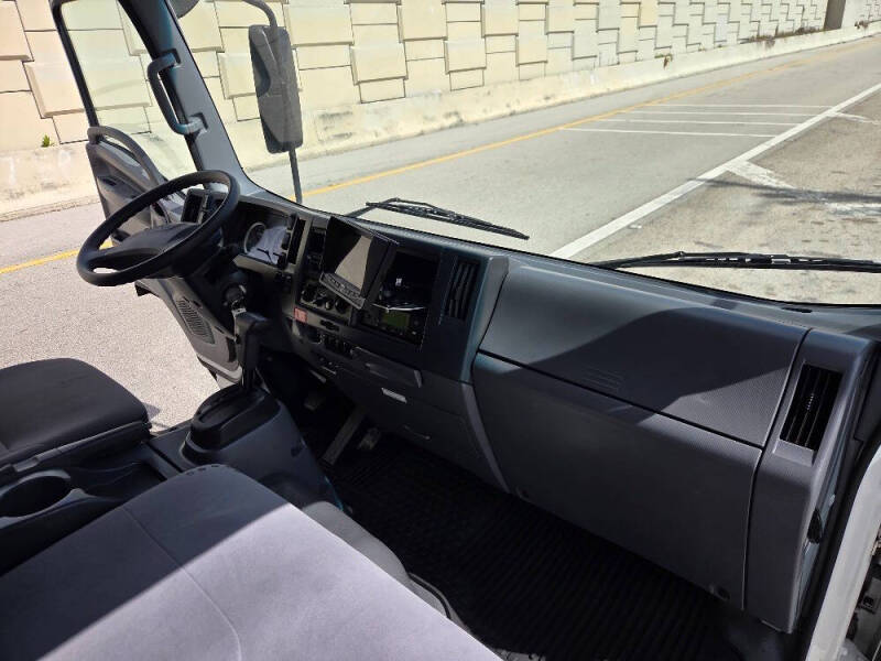 2021 Isuzu NPR