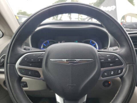 2022 Chrysler Pacifica Hybrid Touring L