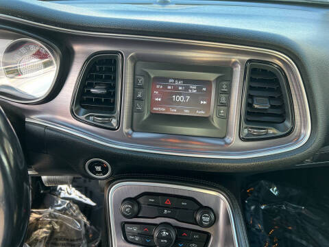 2015 Dodge Challenger SXT