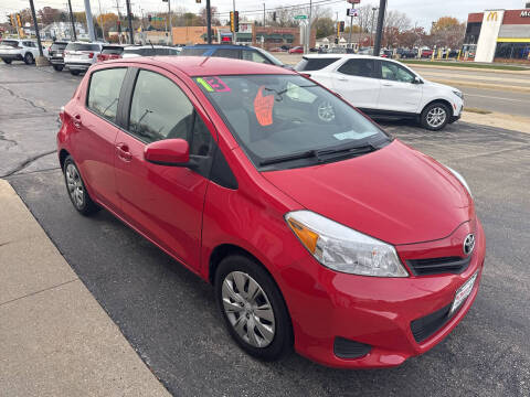 2013 Toyota Yaris 5-Door LE