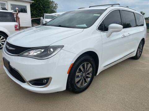 2020 Chrysler Pacifica for sale at Jim Elsberry Auto Sales in Paris IL