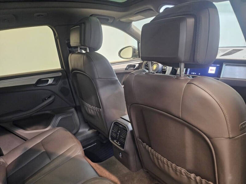 2023 Porsche Macan T