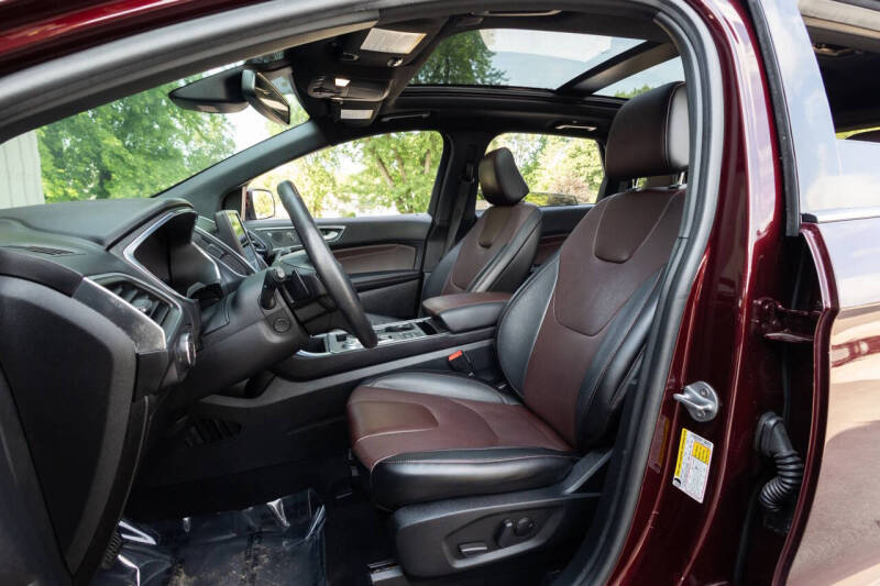 2021 Ford Edge Titanium