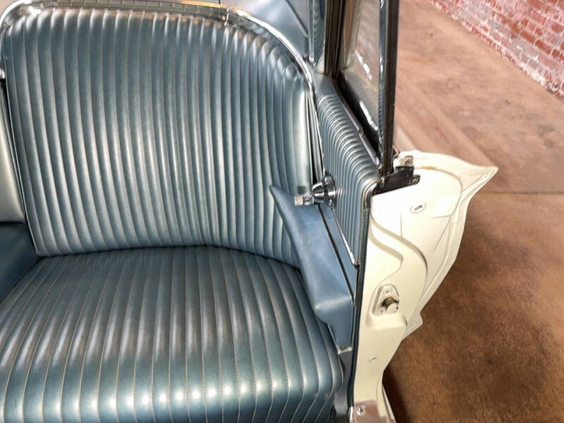 1965 Ford Thunderbird