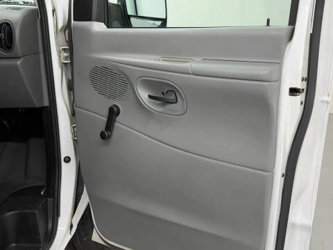 2003 Ford E-Series E-350 SD XL