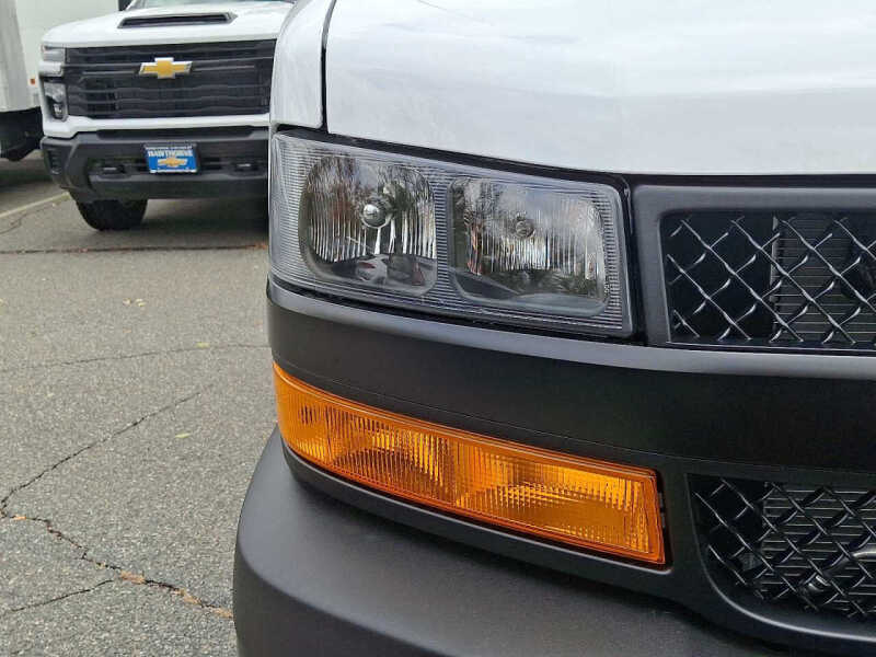 2025 Chevrolet Express 2500