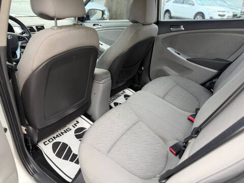 2012 Hyundai Accent GLS