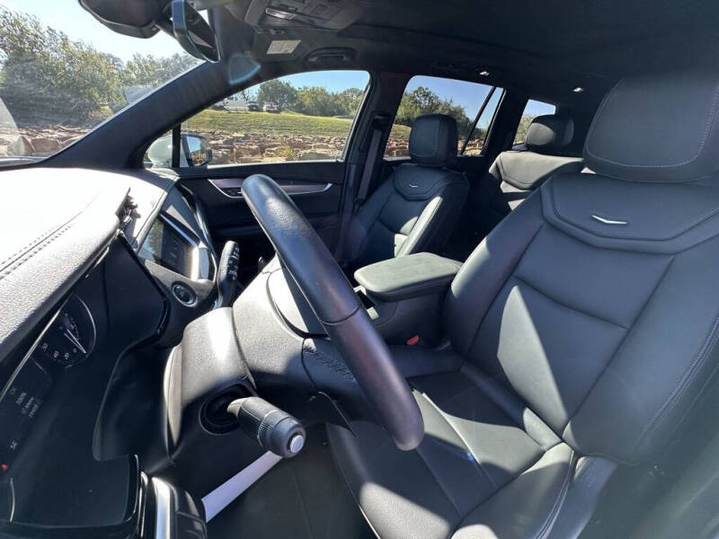 2025 Cadillac XT6 Luxury