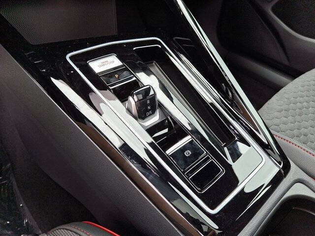 2025 Volkswagen Golf GTI SE