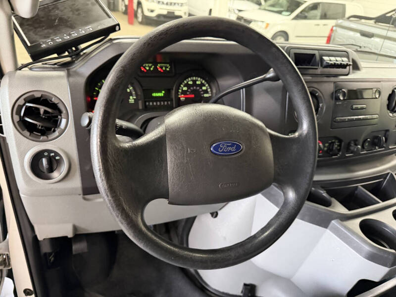2011 Ford E-Series E-350 SD