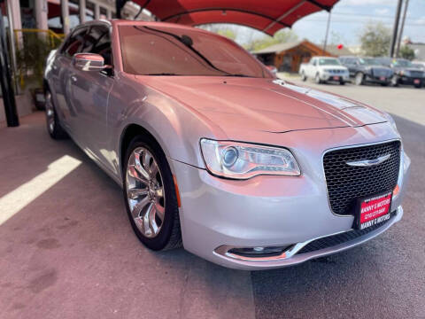 2020 Chrysler 300 for sale at Manny G Motors in San Antonio TX