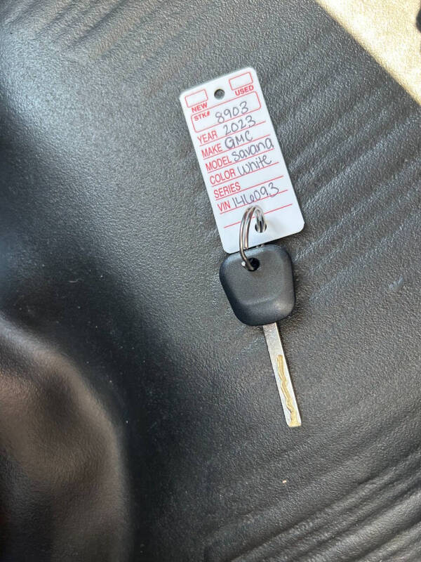 2023 GMC Savana 2500