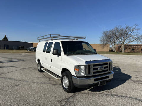 2013 Ford E-Series for sale at JE Autoworks LLC in Willoughby OH