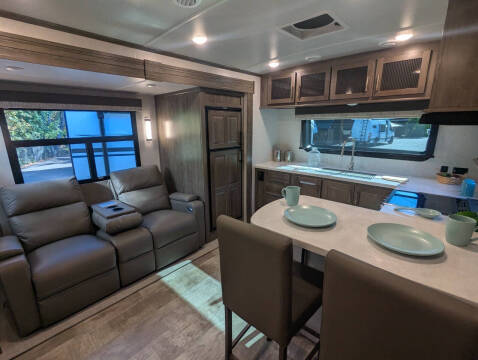 2022 Flagstaff 826MBR / 29ft