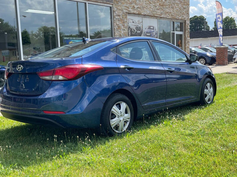 2016 Hyundai Elantra null photo 6