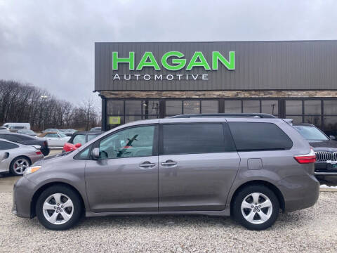 2018 Toyota Sienna for sale at Hagan Automotive in Chatham IL