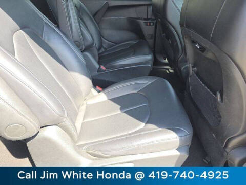 2024 Chrysler Pacifica Plug-In Hybrid Select