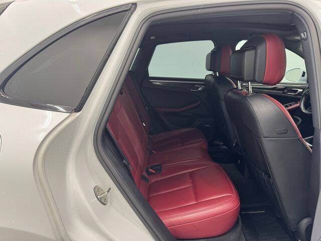 2022 Porsche Macan S