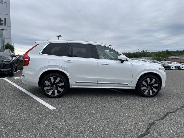 2024 Volvo XC90 Recharge T8 Ultimate Bright Theme 7P